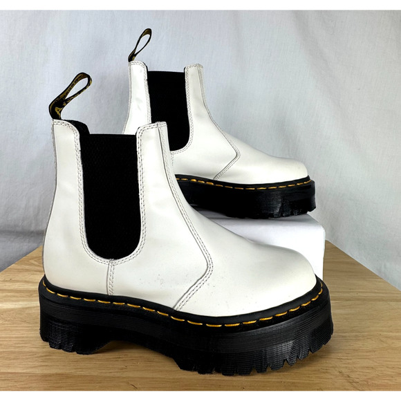 Dr. Martens 2976 Quad Womens White Pull On Ankle Chelsea Boots Size 8 Womens - Picture 1 of 12